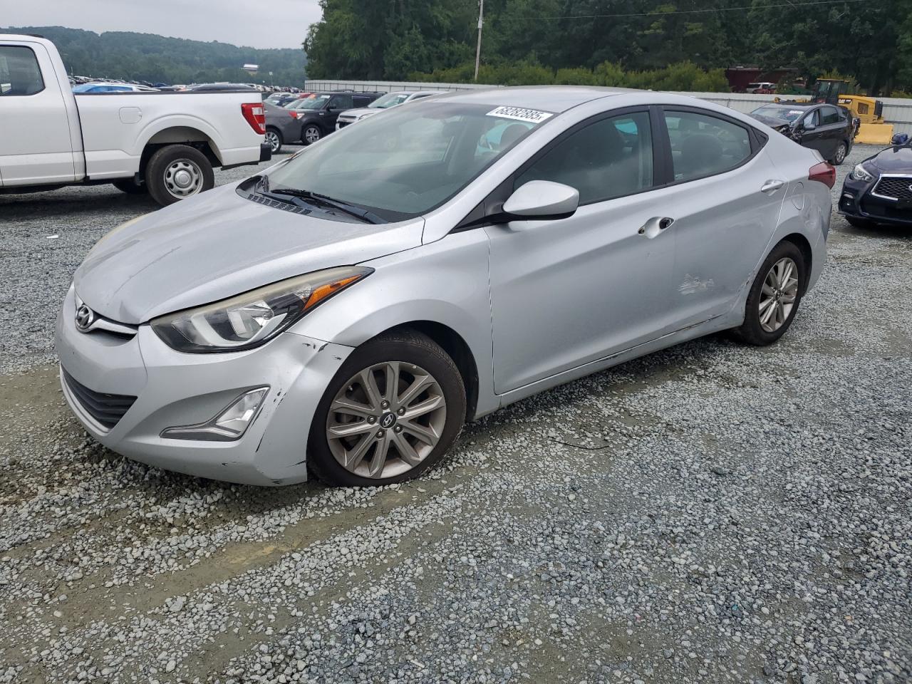 HYUNDAI ELANTRA SE