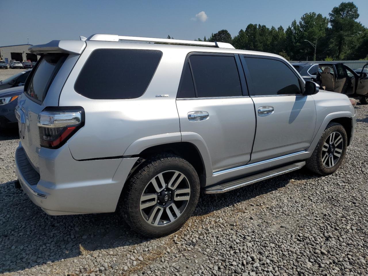 TOYOTA 4RUNNER SR5/SR5 PREMIUM