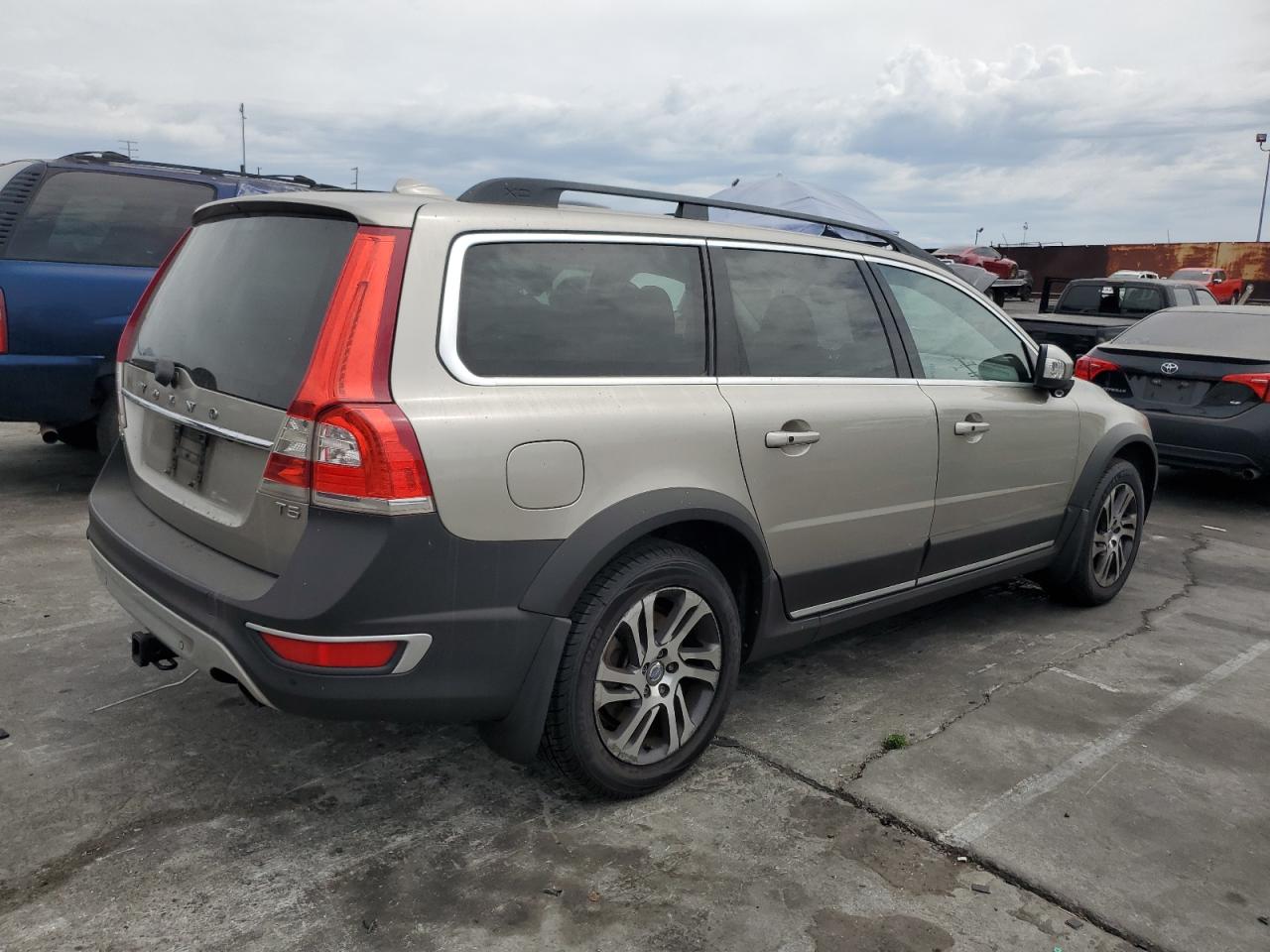 VOLVO XC70 T5 PREMIER