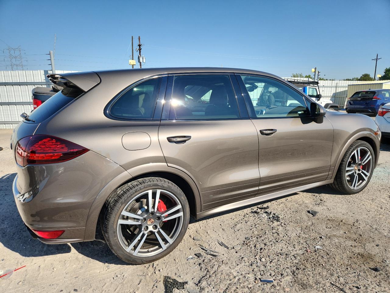 PORSCHE CAYENNE GTS