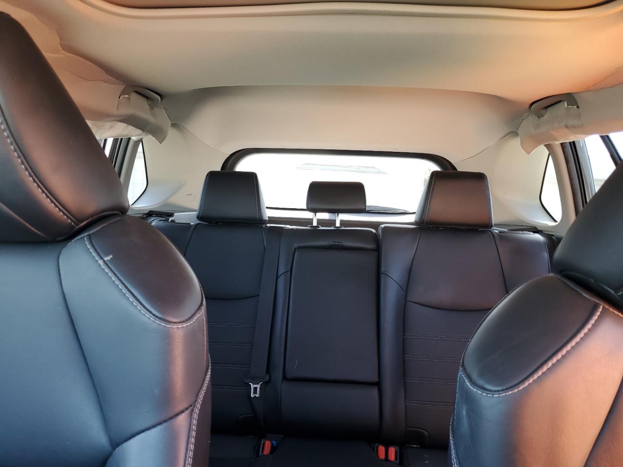 TOYOTA RAV4 XLE PREMIUM