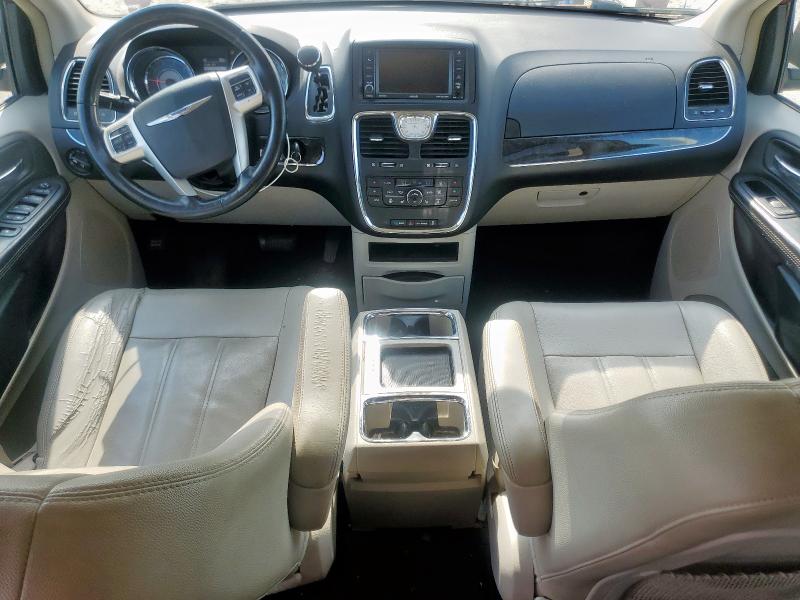 2015 CHRYSLER TOWN & COU 2C4RC1BG5FR710914