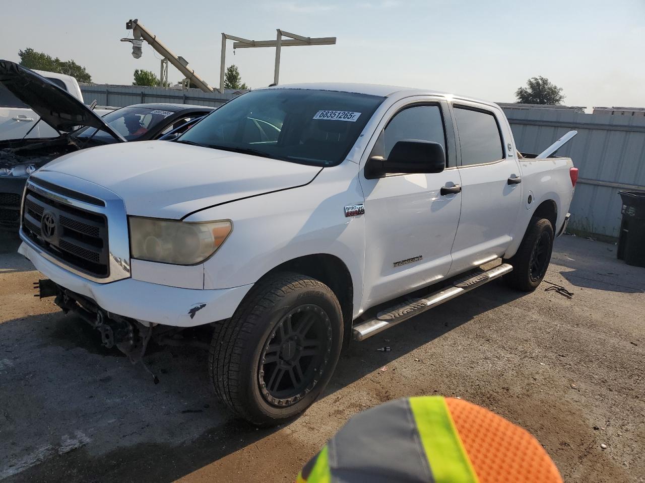 TOYOTA TUNDRA CREWMAX SR5