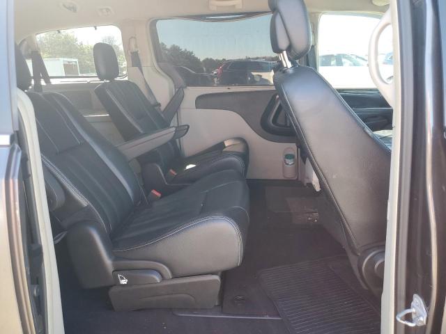 2015 CHRYSLER TOWN & COU 2C4RC1BG1FR621017