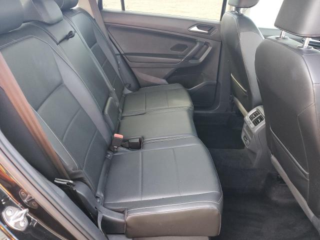 2018 VOLKSWAGEN TIGUAN SE 3VV2B7AX0JM094985