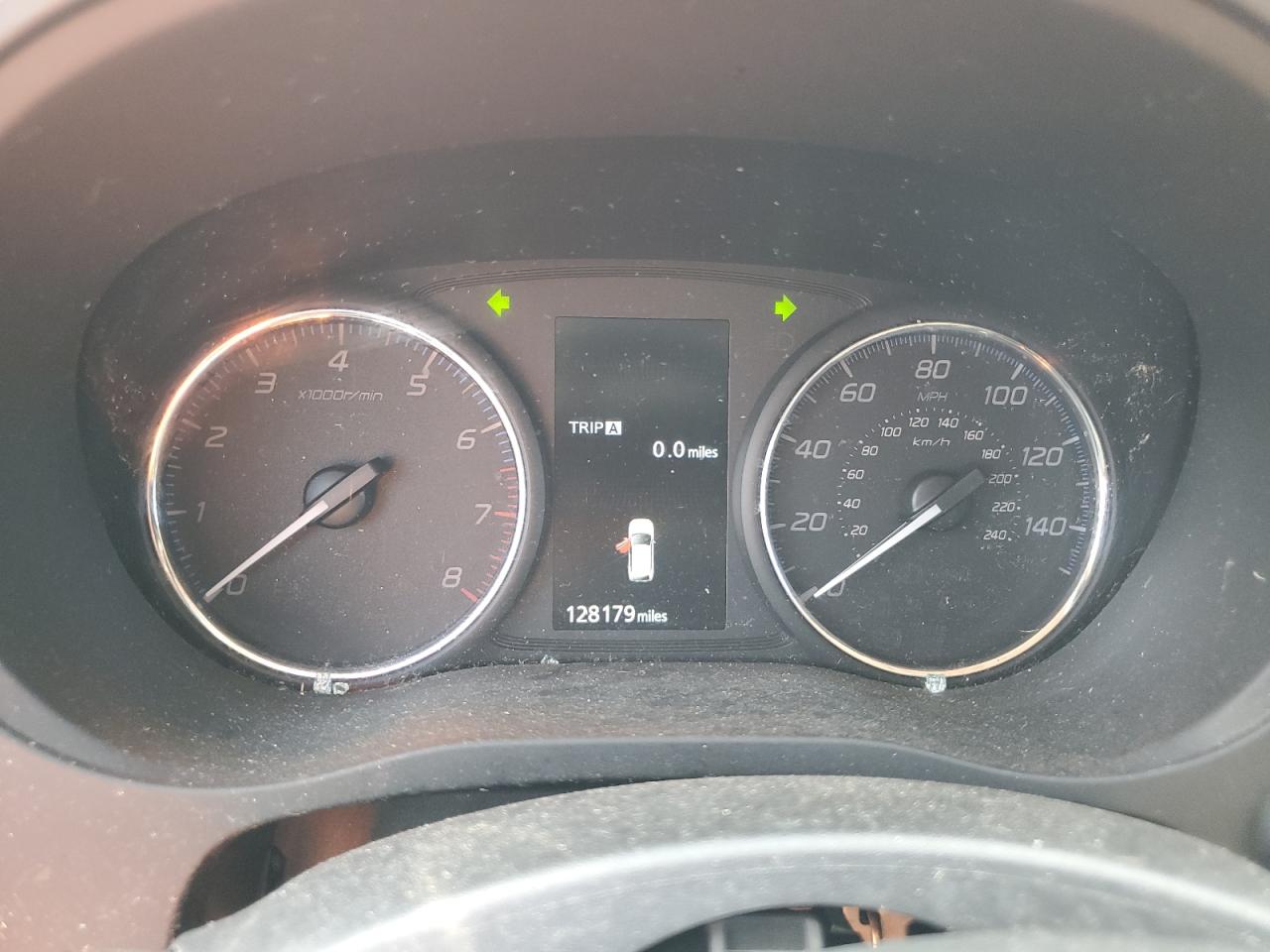 MITSUBISHI OUTLANDER SE