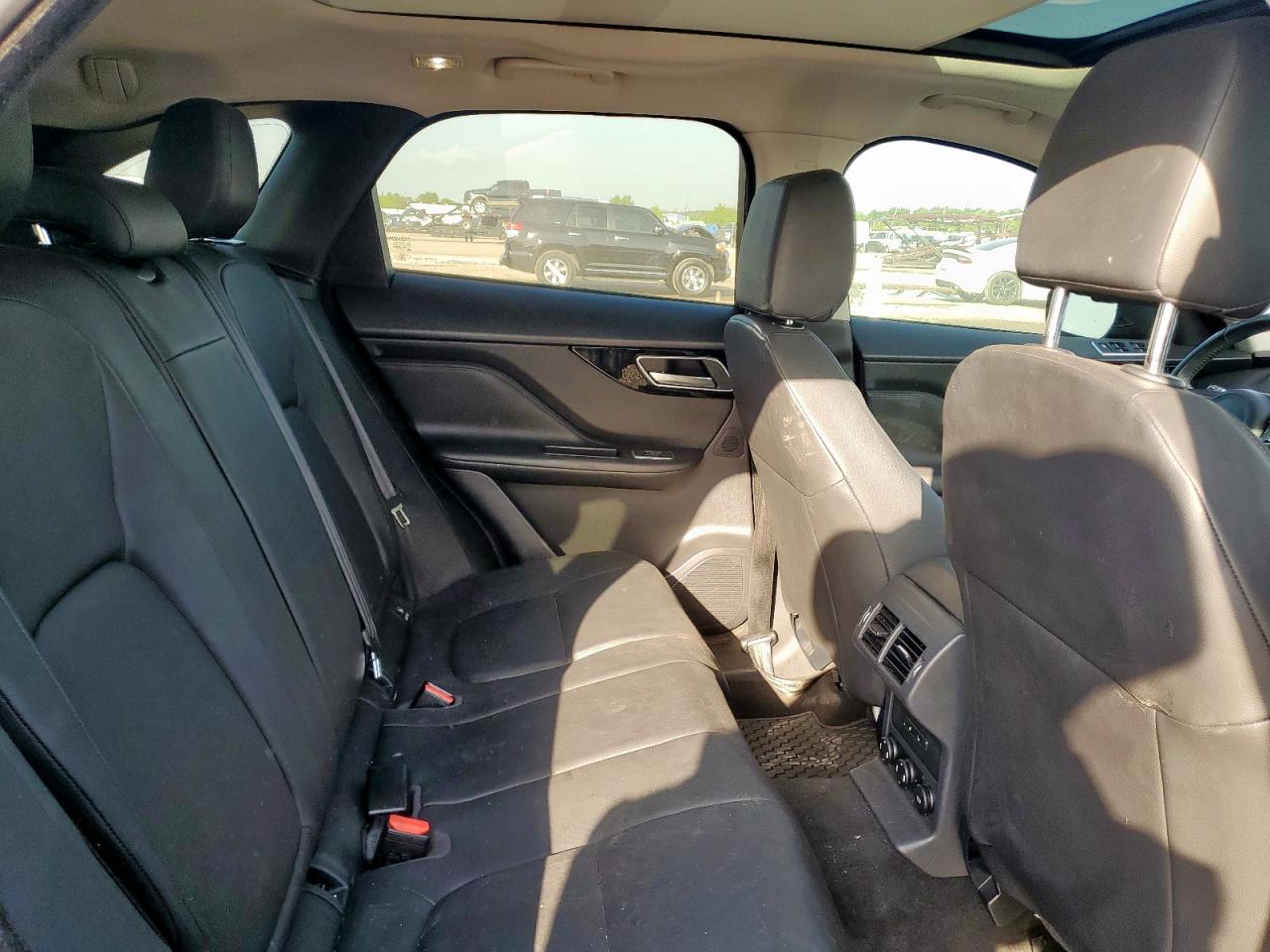 JAGUAR F-PACE PREMIUM