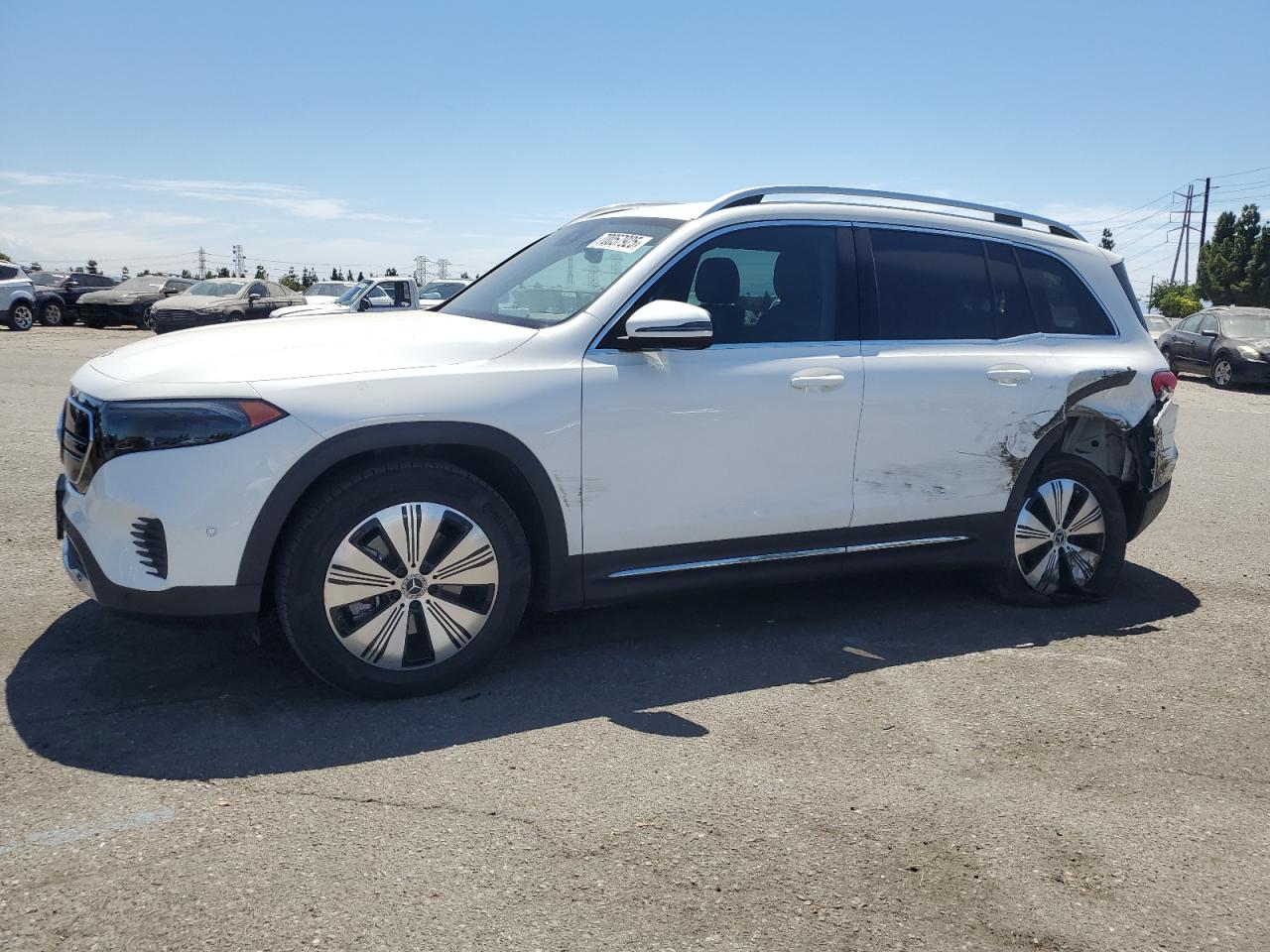 MERCEDES-BENZ EQB 300 4MATIC