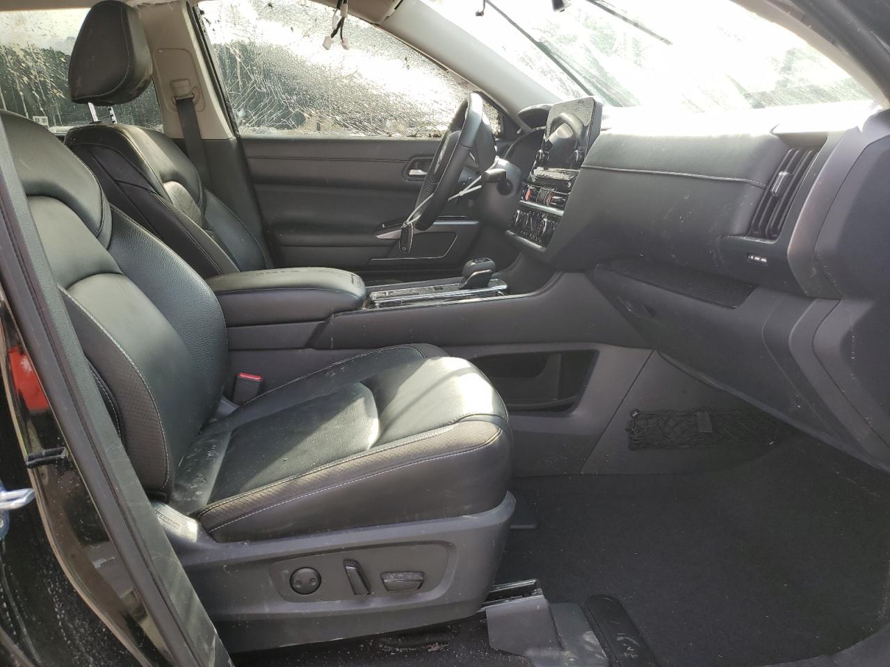 NISSAN PATHFINDER SL