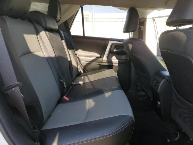 2019 TOYOTA 4RUNNER SR JTEBU5JR9K5715075