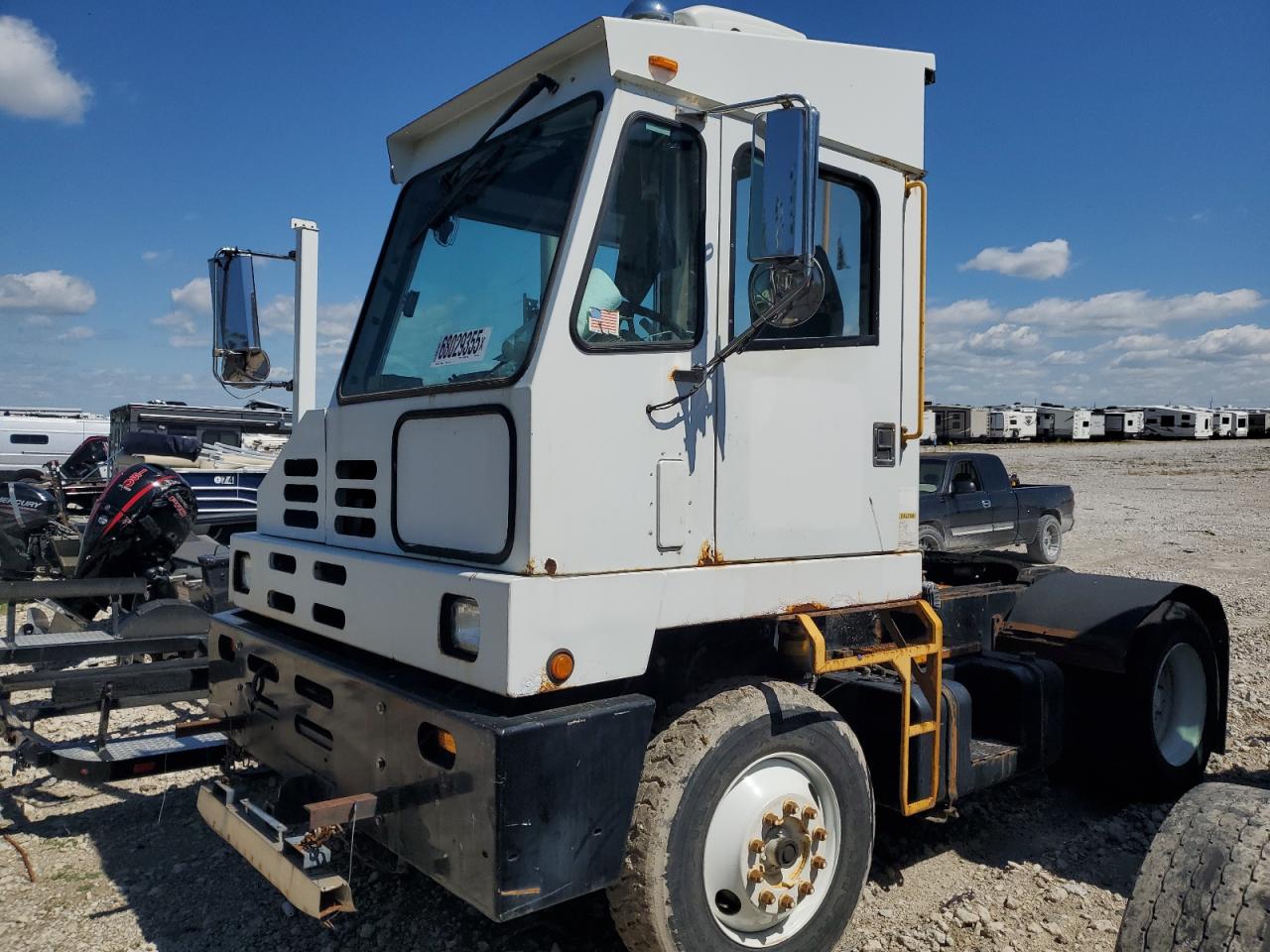 Lot #3309575553 2011 CAPACITY YARD TRUCK