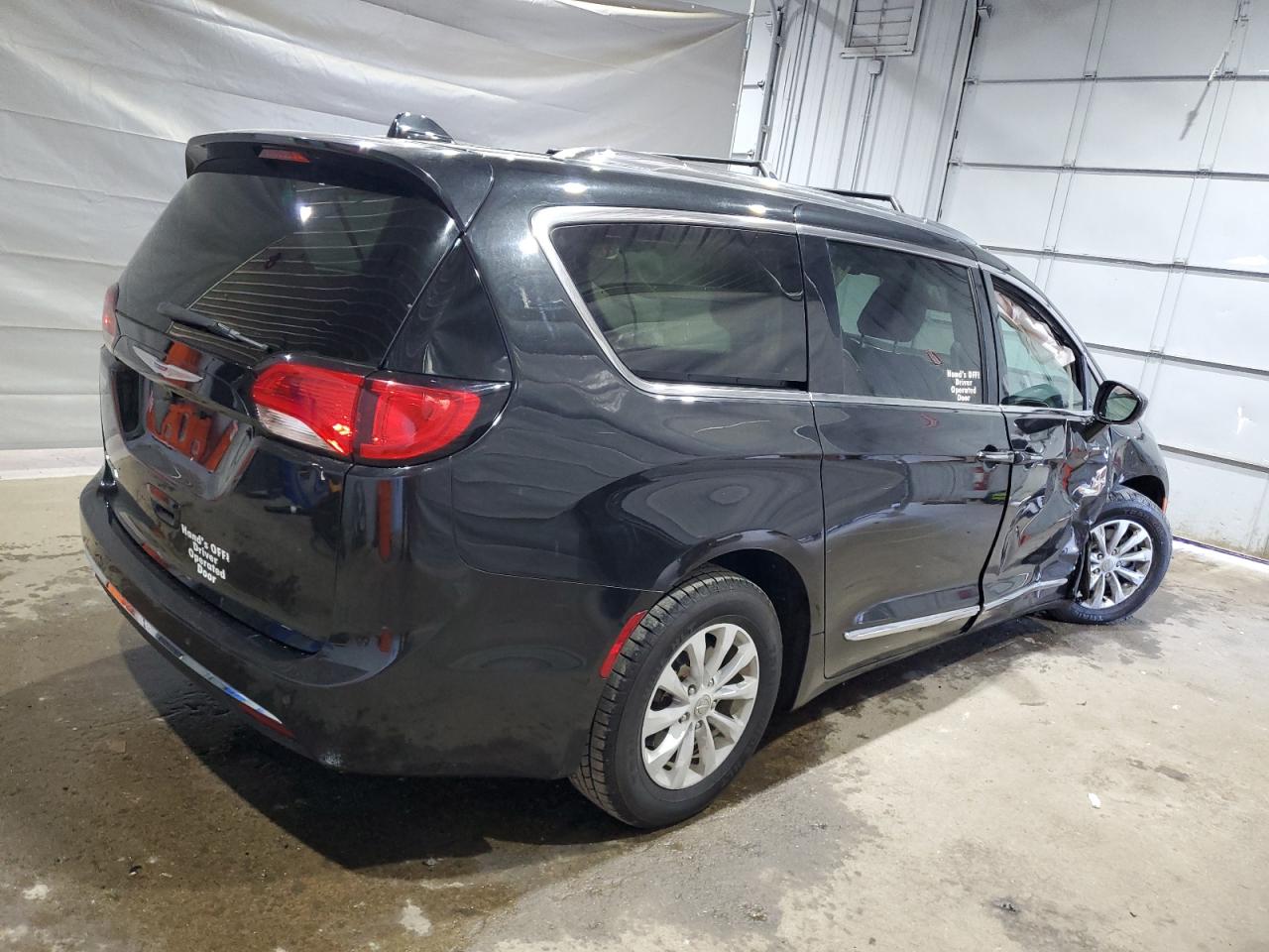 CHRYSLER PACIFICA TOURING L