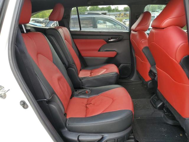 2022 TOYOTA HIGHLANDER XSE 5TDJZRBH8NS219262
