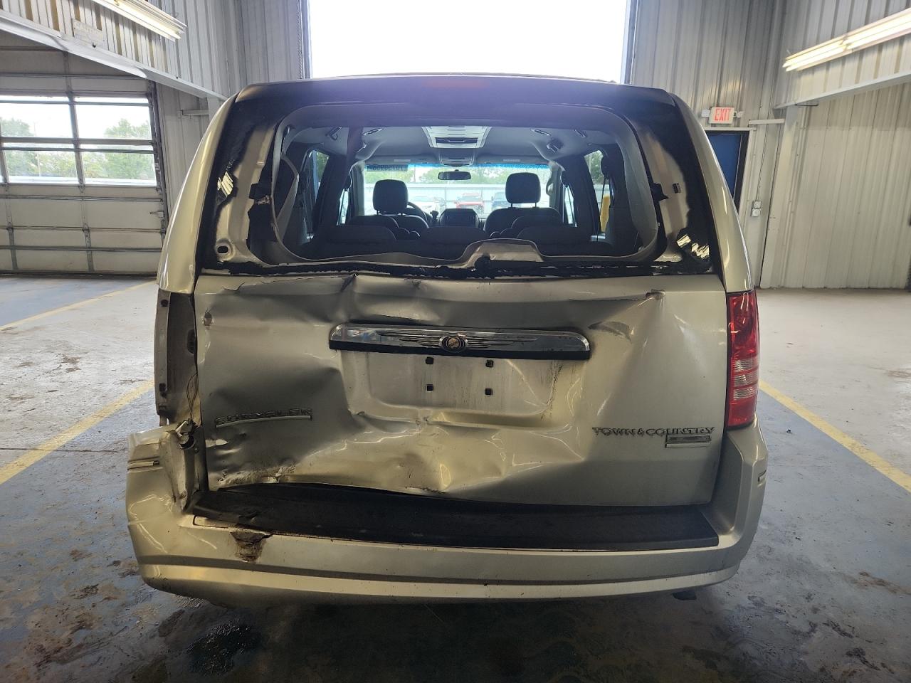 CHRYSLER TOWN & COUNTRY TOURING