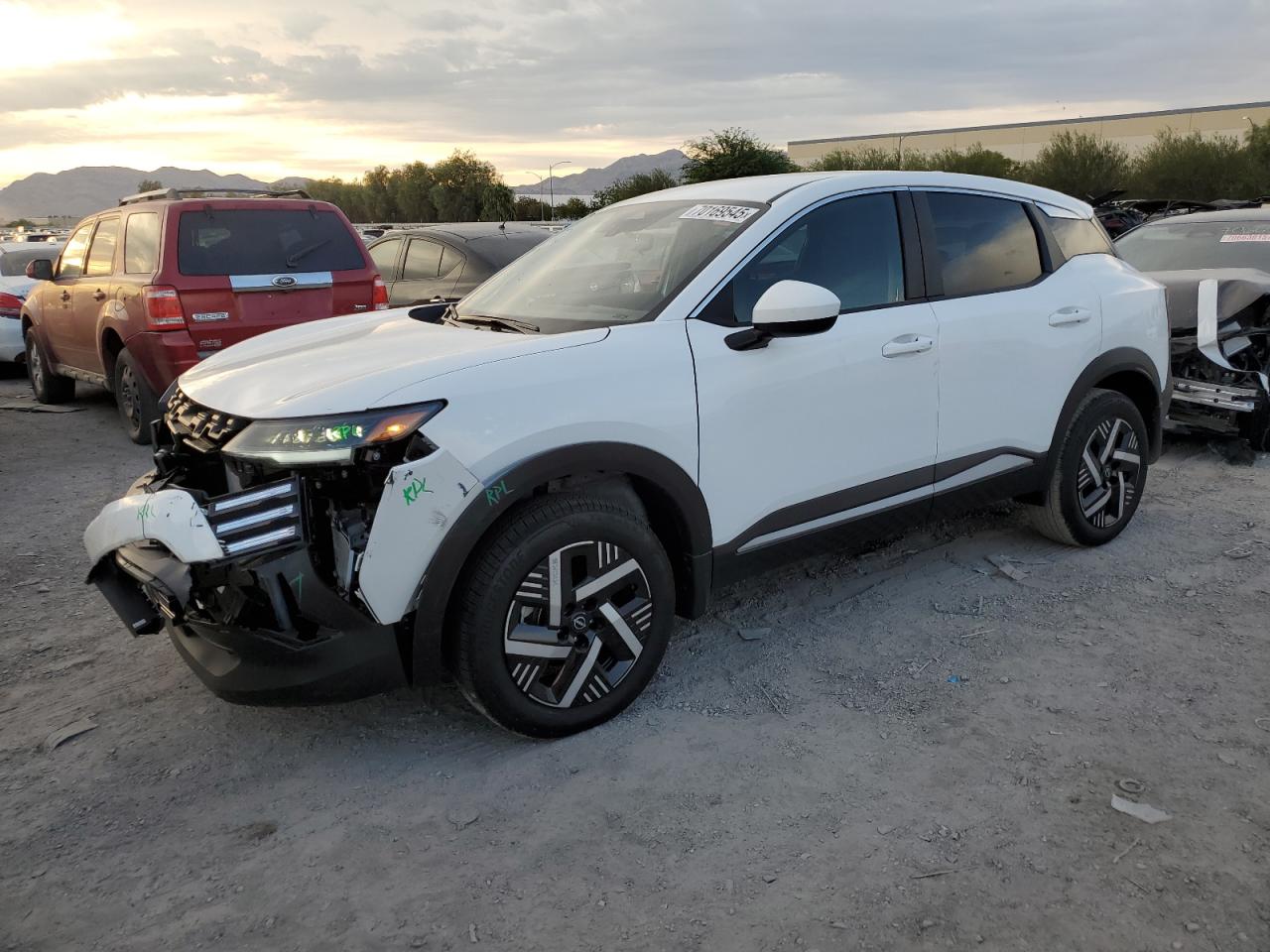 NISSAN KICKS SV