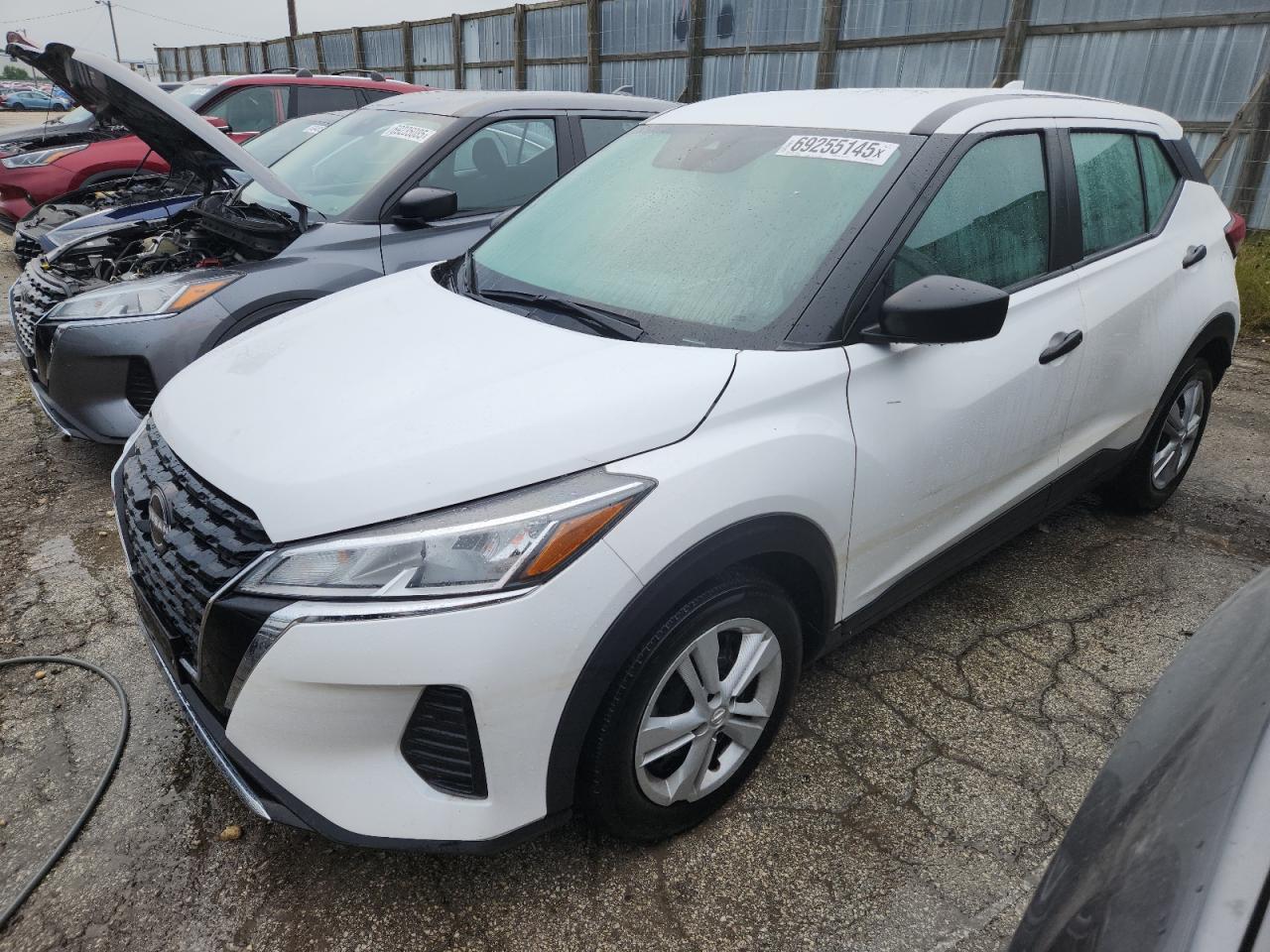 NISSAN KICKS S
