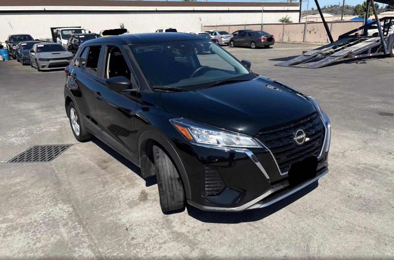 NISSAN KICKS S