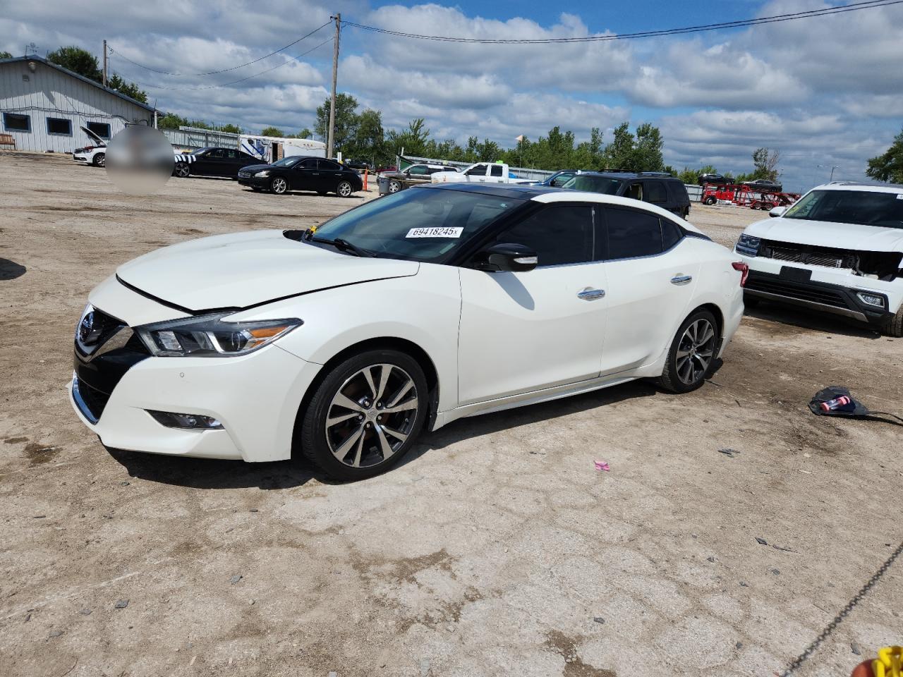  Salvage Nissan Maxima