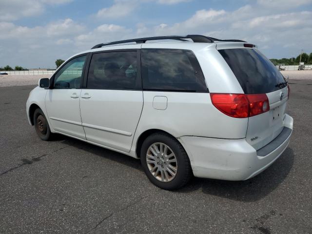 TOYOTA SIENNA XLE 2010 white  gas 5TDYK4CC8AS337864 photo #3