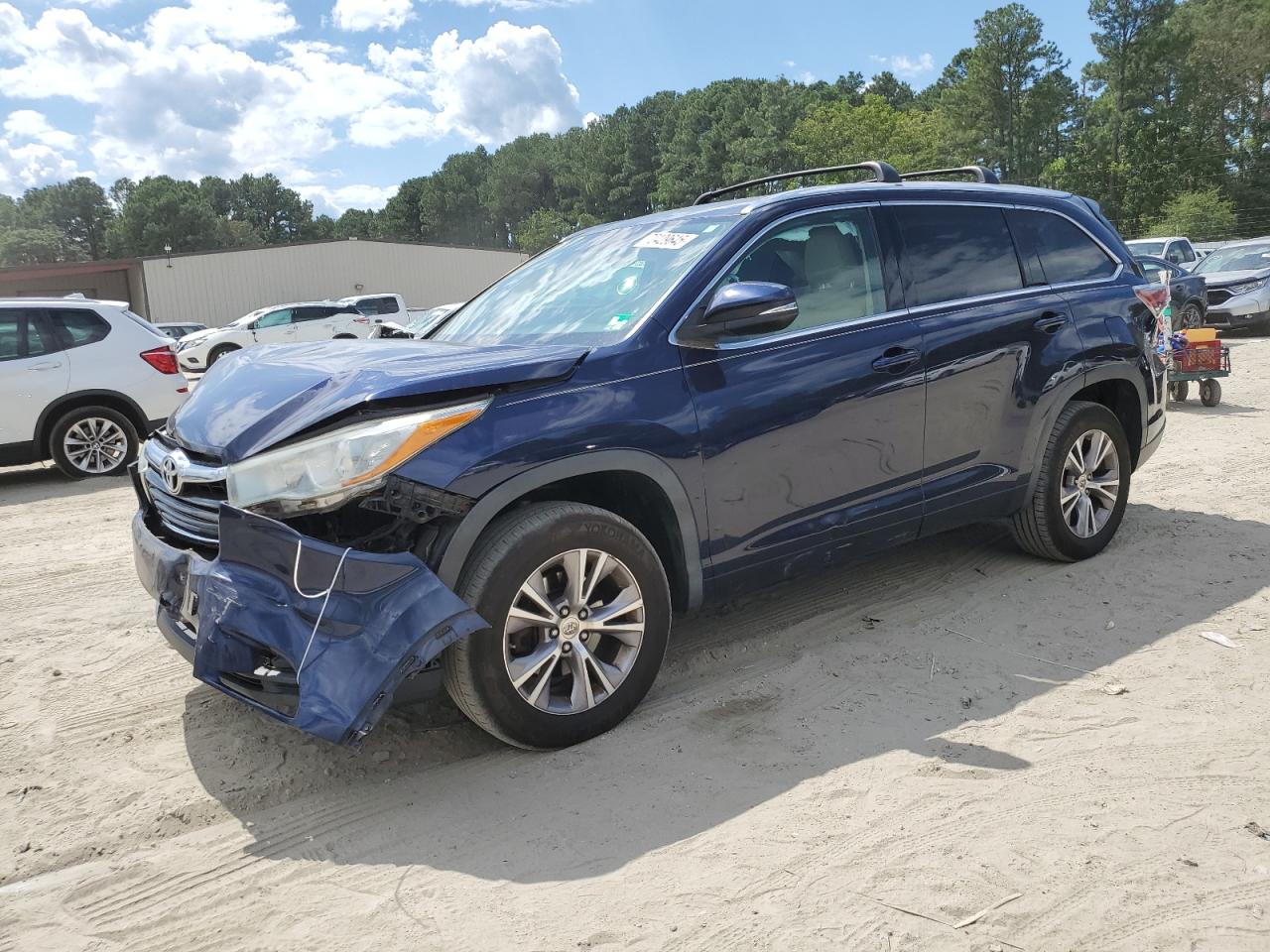 TOYOTA HIGHLANDER XLE