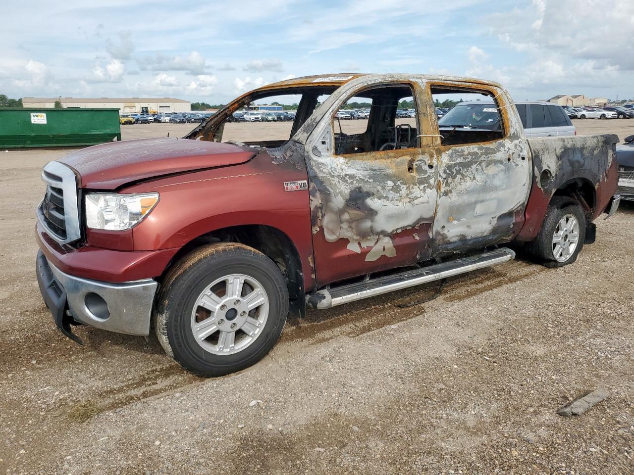 TOYOTA TUNDRA CREWMAX SR5