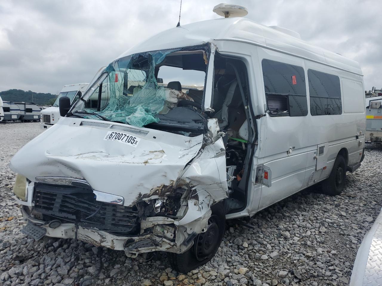  Salvage Mercedes-Benz Sprinter