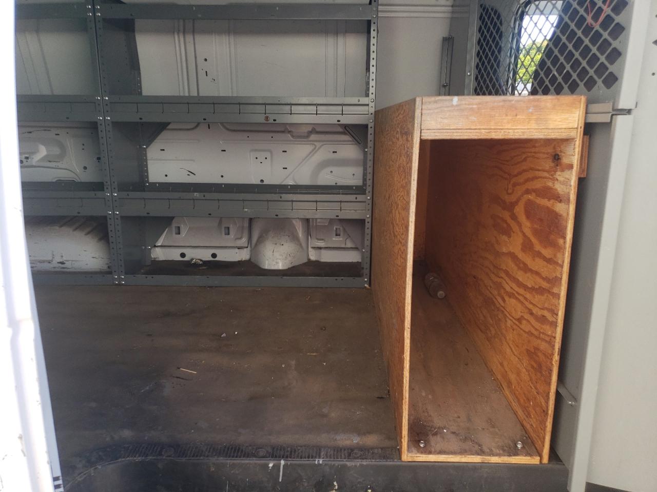 FORD ECONOLINE E250 VAN