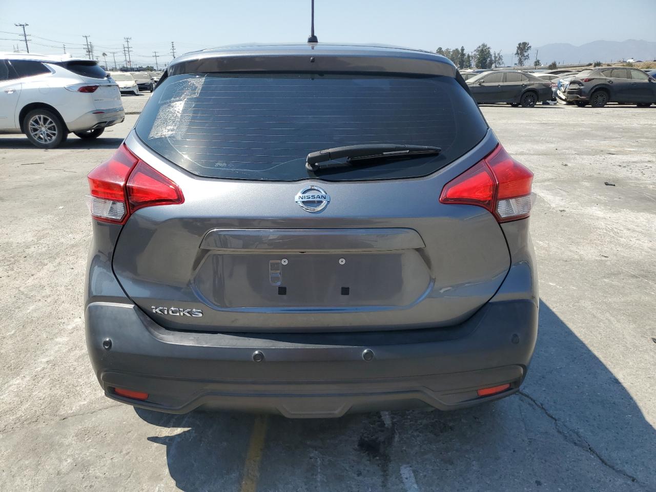 NISSAN KICKS S