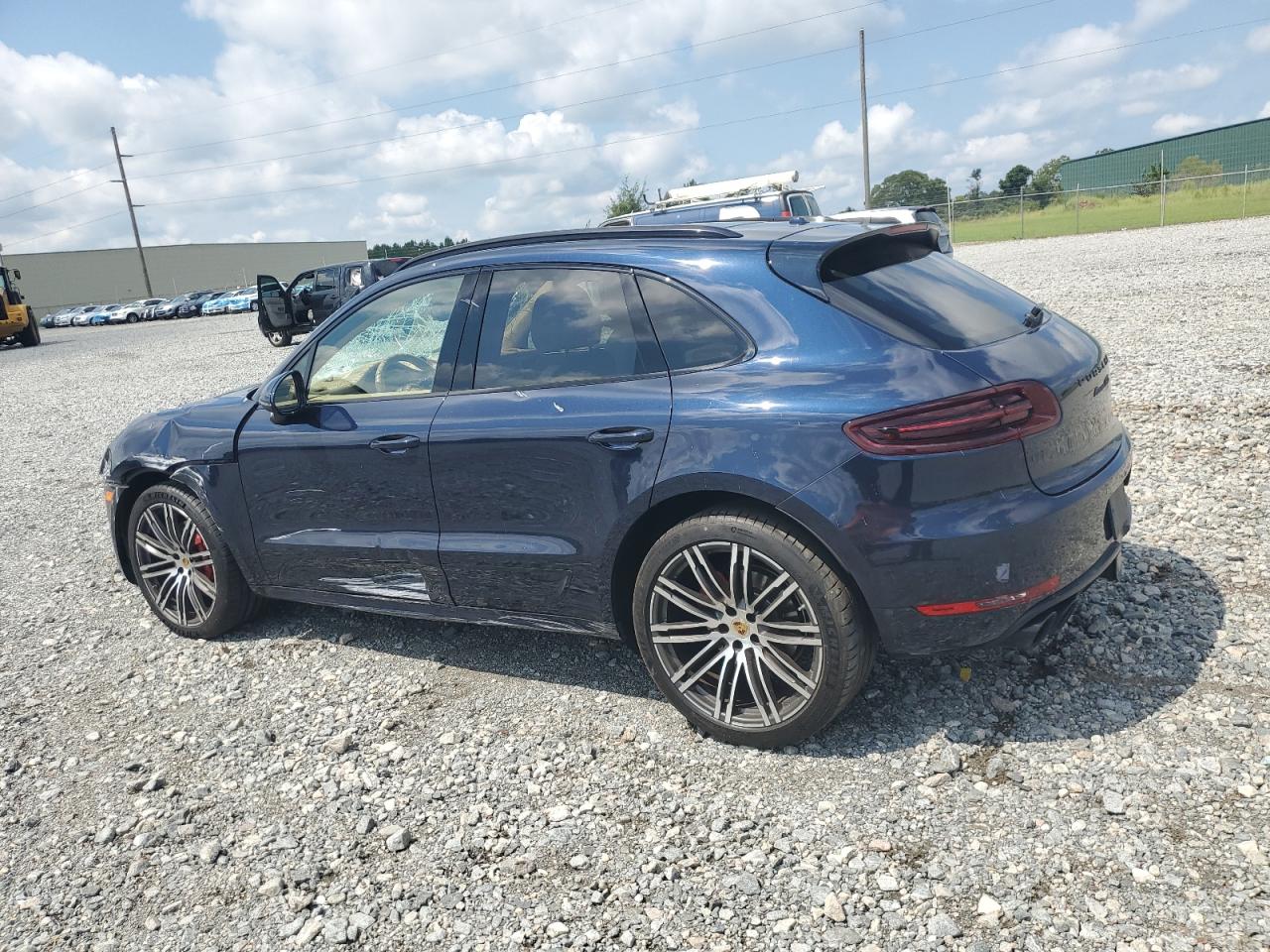 PORSCHE MACAN GTS