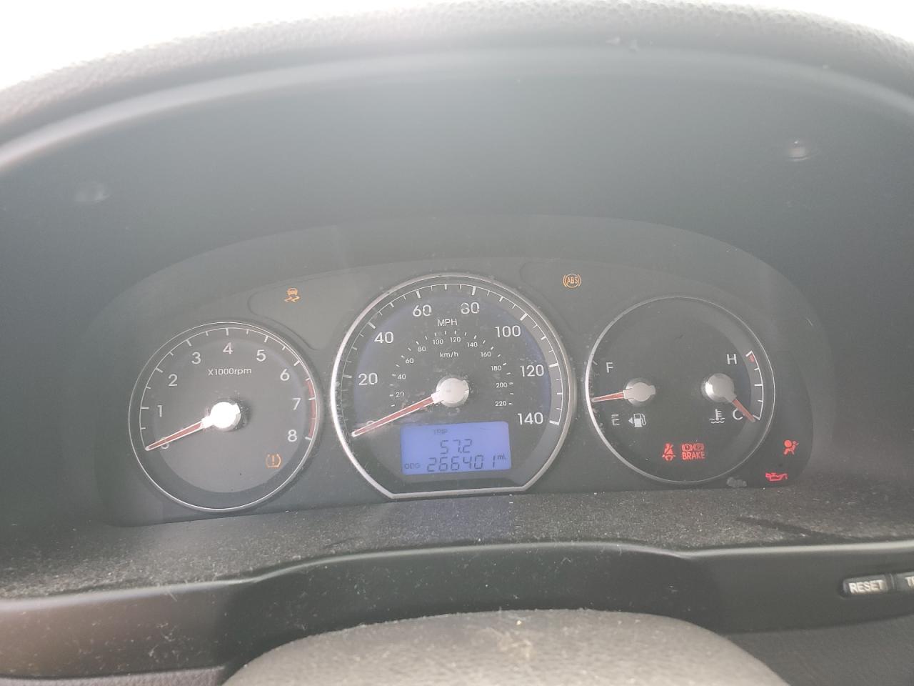 Lot #3231315132 2011 HYUN SANTA FE GLS