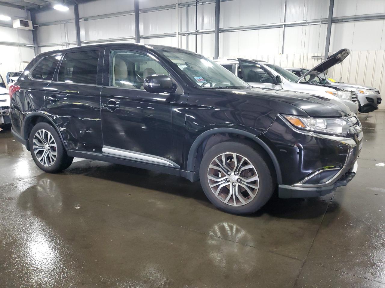 MITSUBISHI OUTLANDER SE