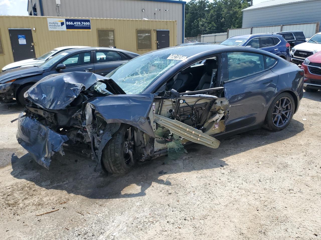 TESLA MODEL 3