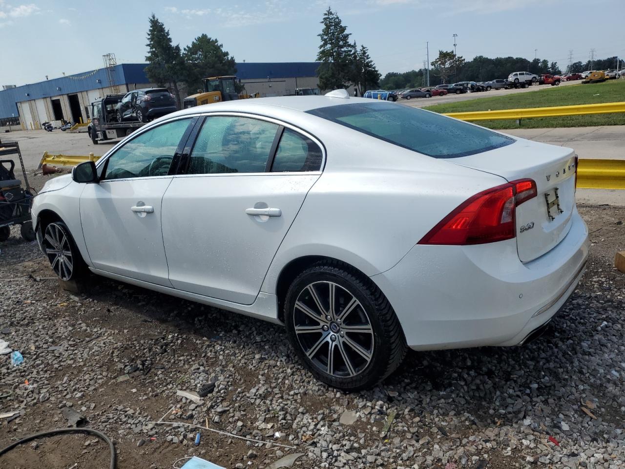 VOLVO S60 PLATINUM