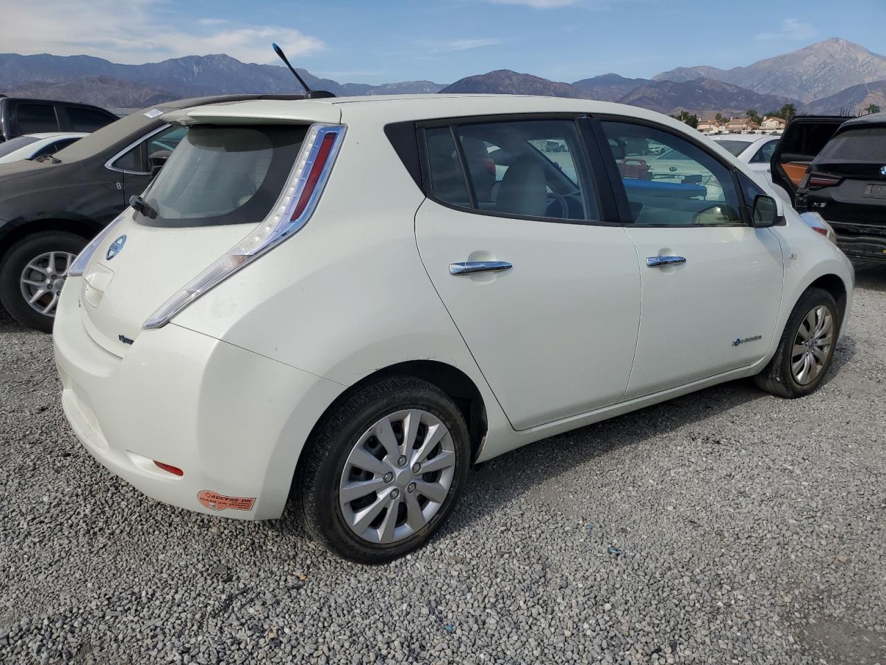 NISSAN LEAF SV