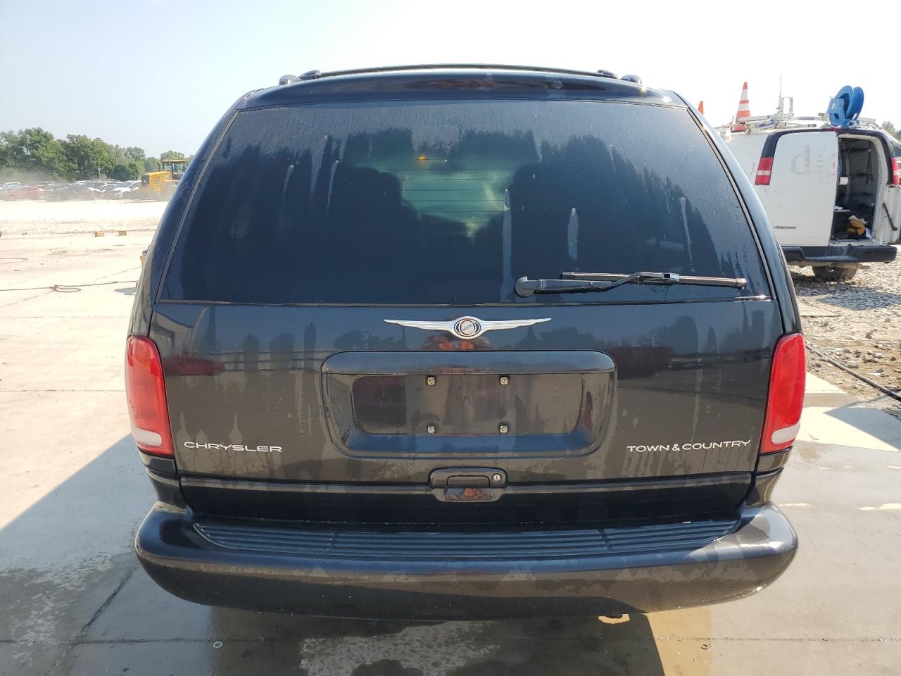 Lot #3282603864 2000 CHRYSLER TOWN & COU