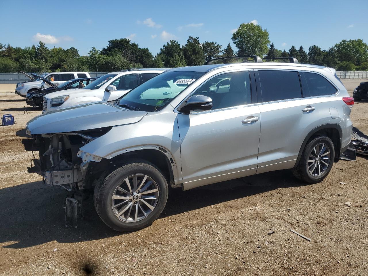 TOYOTA HIGHLANDER SE