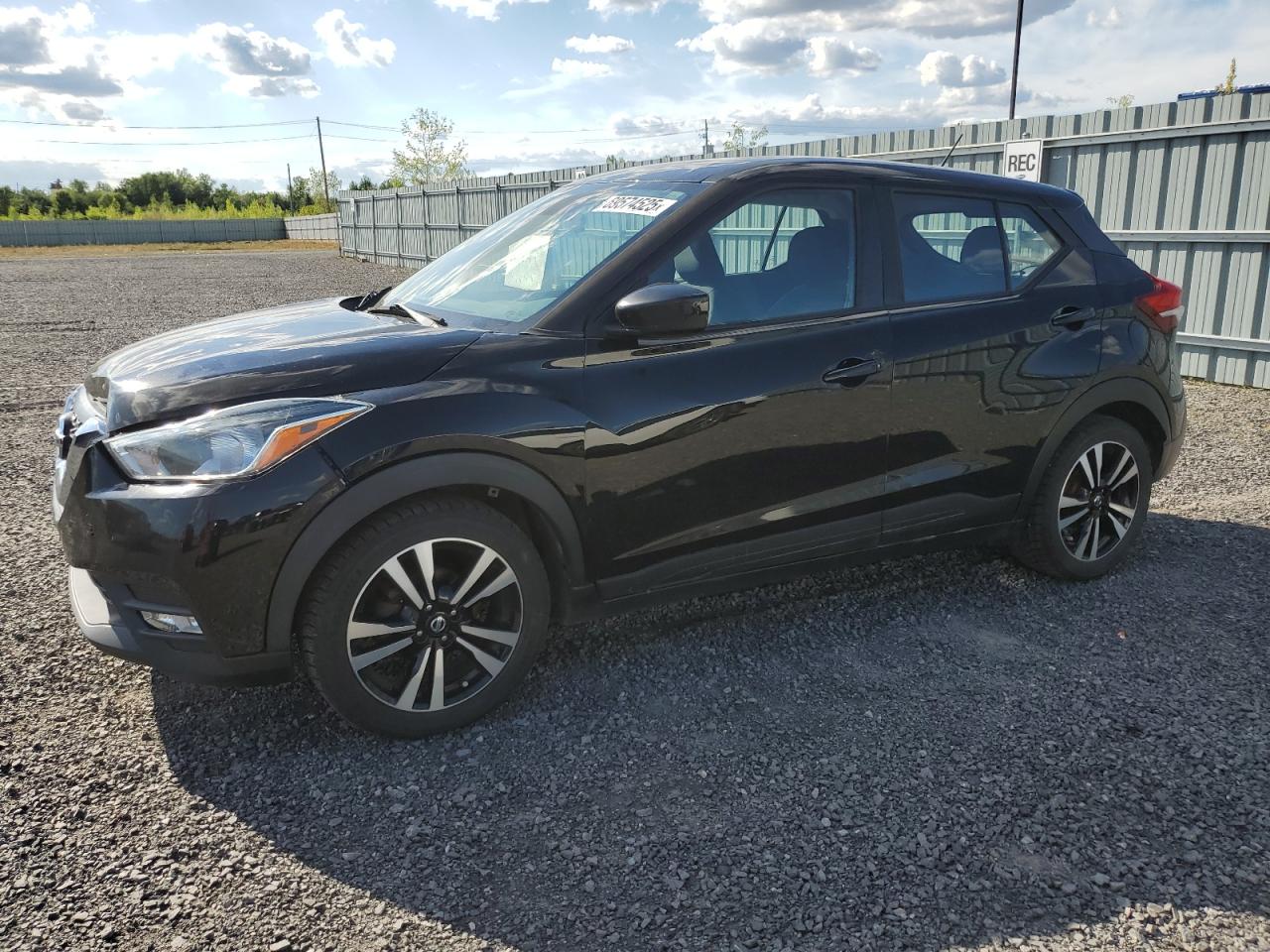 NISSAN KICKS S