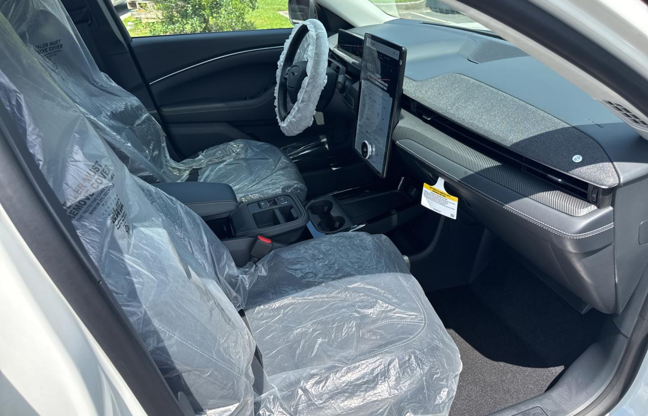 FORD MUSTANG PREMIUM