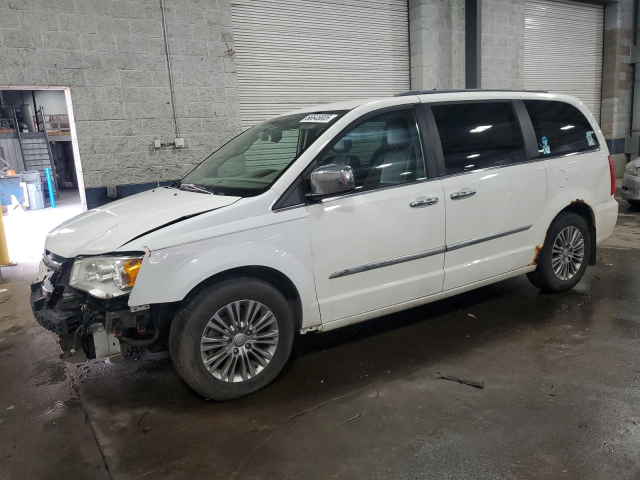 CHRYSLER TOWN & COUNTRY TOURING L