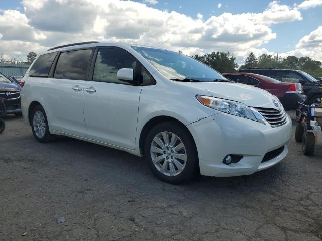 2015 TOYOTA SIENNA XLE 5TDDK3DC9FS094869
