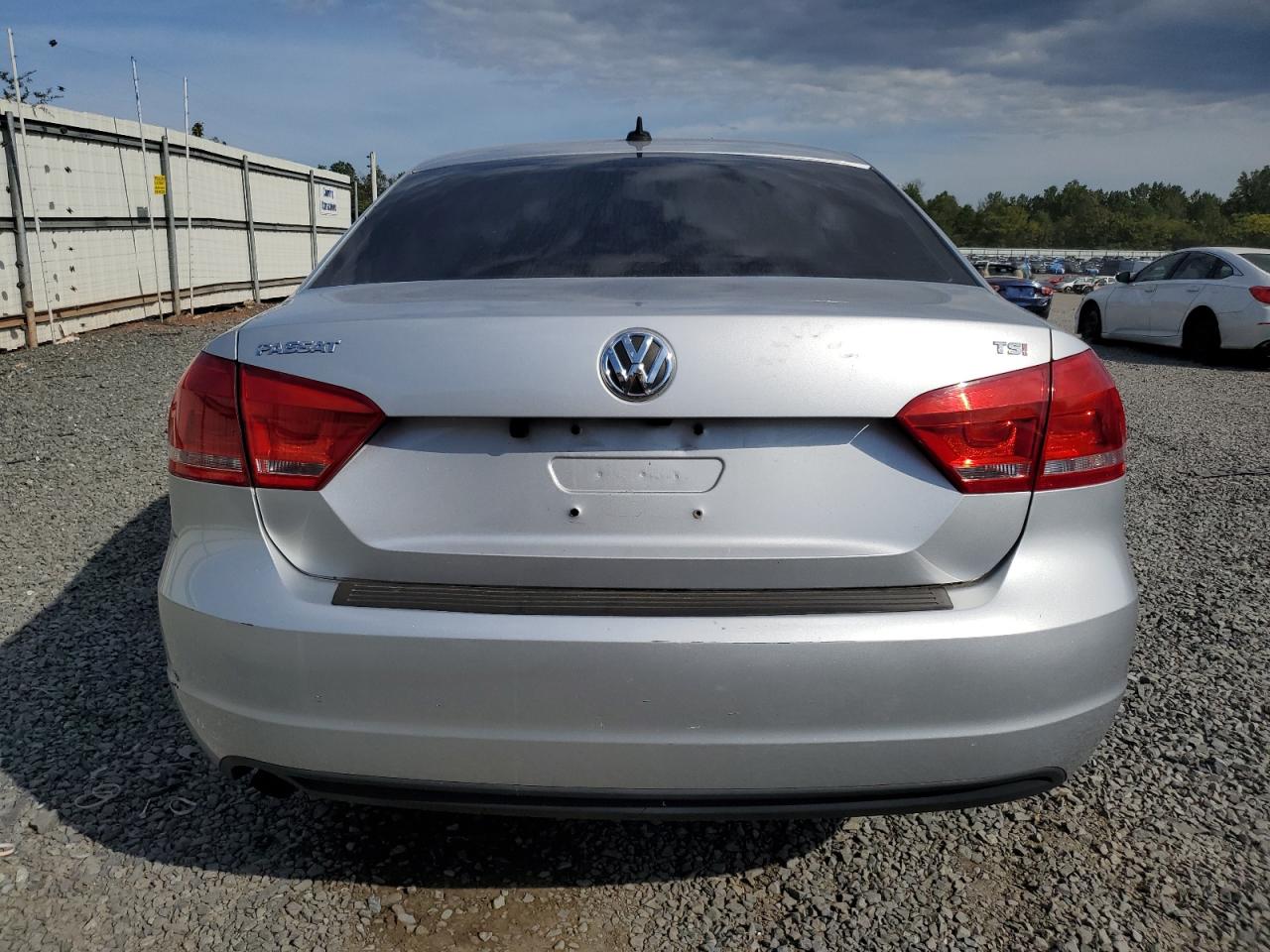 VOLKSWAGEN PASSAT S