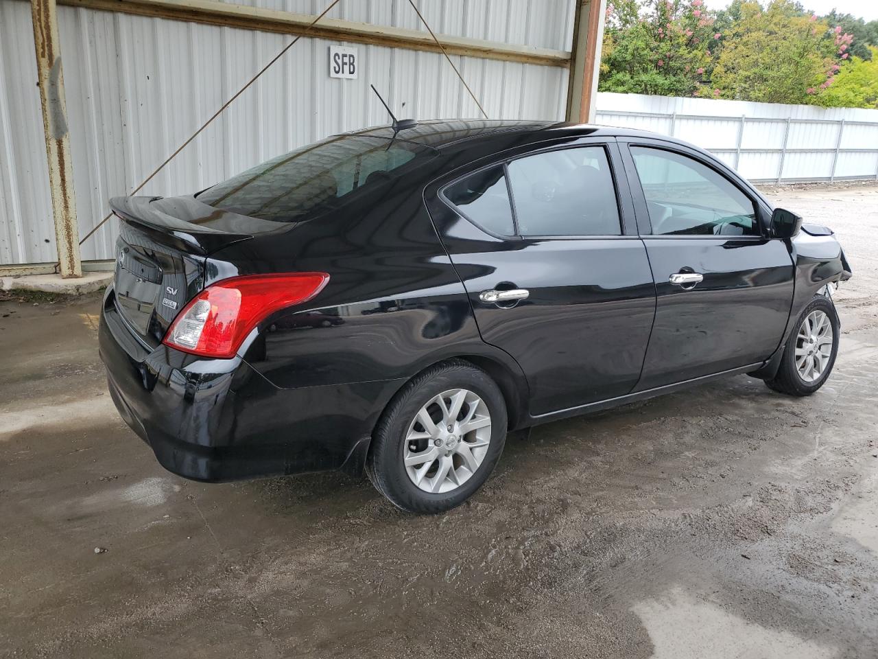 NISSAN VERSA S