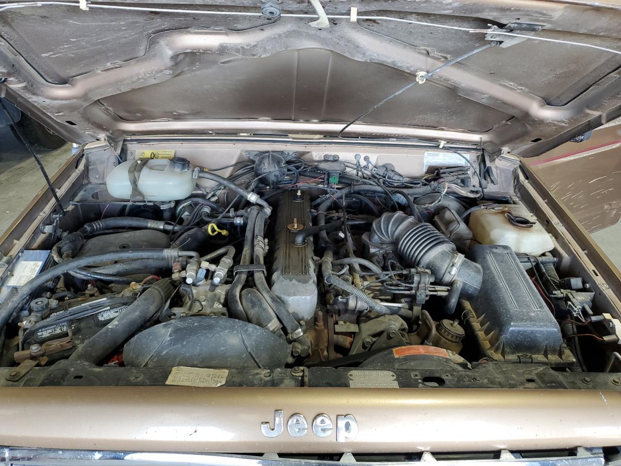 Lot #3216100084 1988 JEEP CHEROKEE P