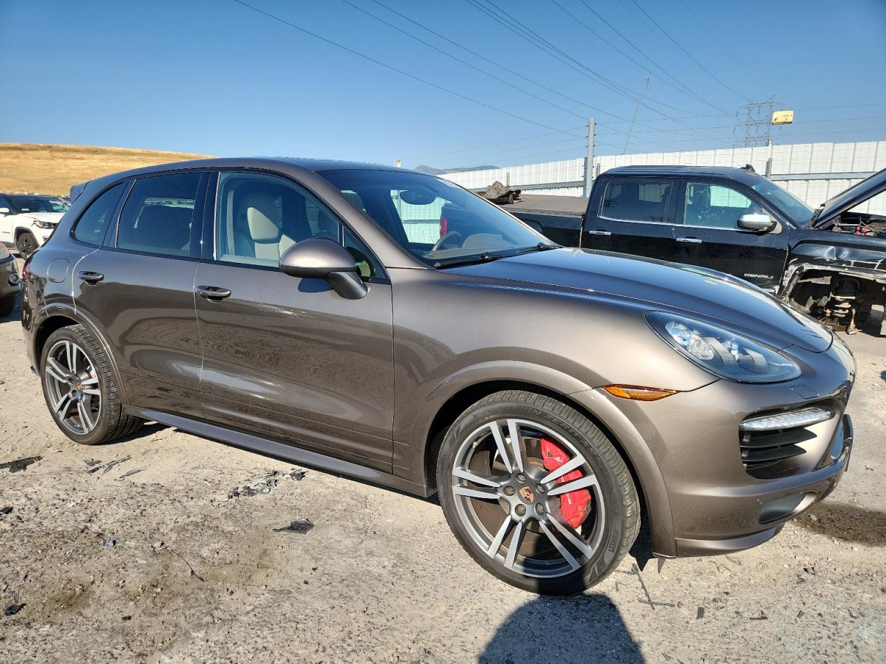 PORSCHE CAYENNE GTS