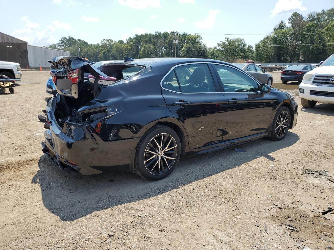 TOYOTA CAMRY SE NIGHT SHADE