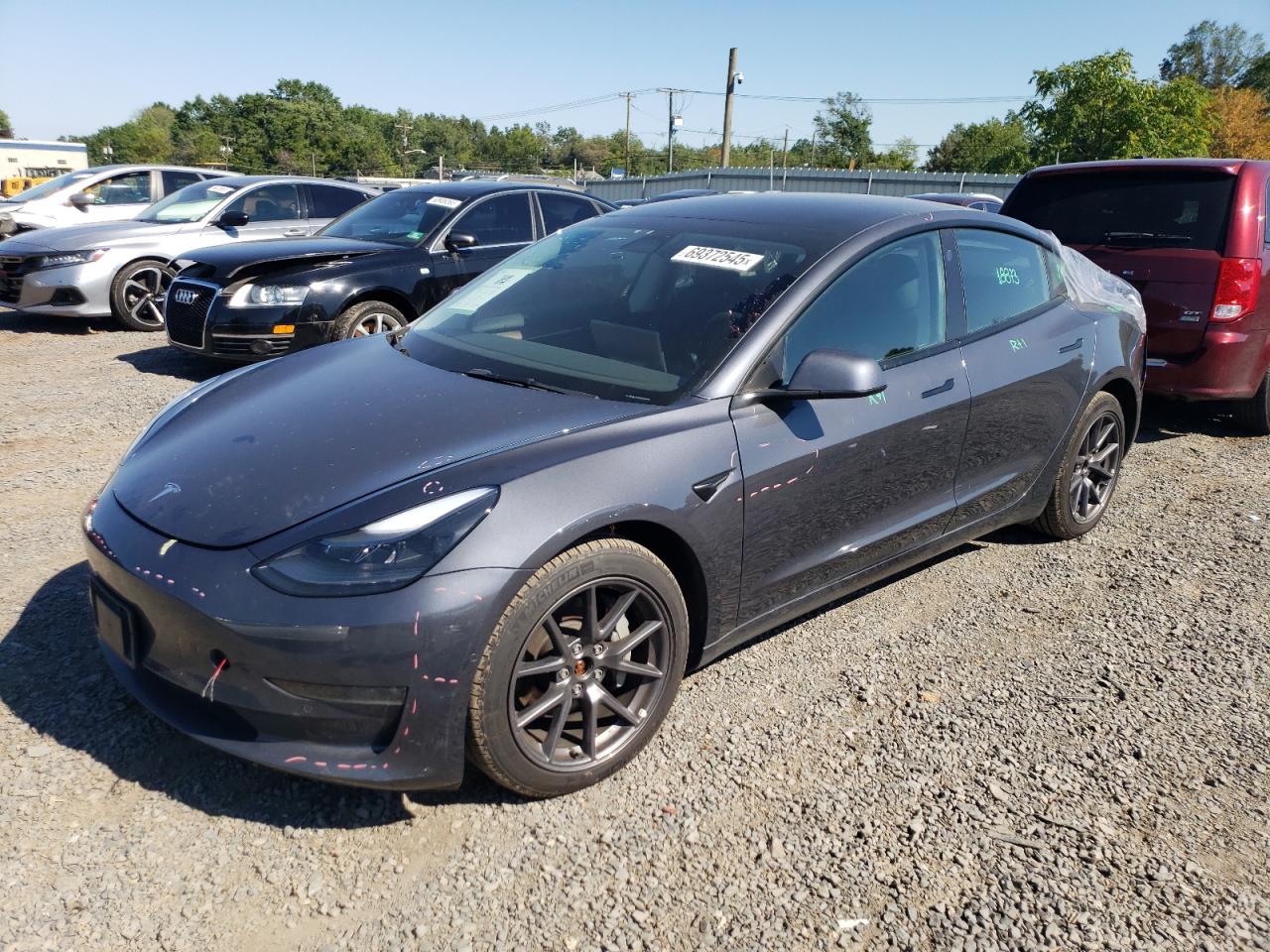 TESLA MODEL 3