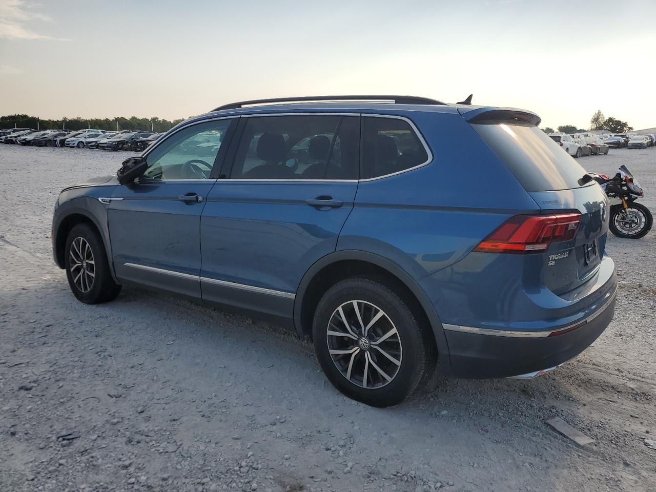 VOLKSWAGEN TIGUAN SE