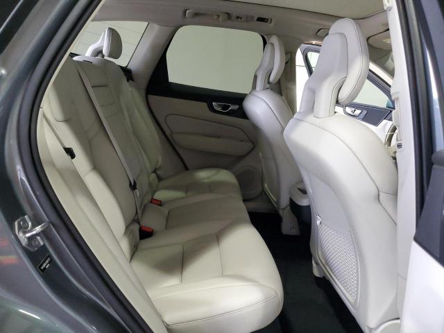 2018 VOLVO XC60 T5 MO YV4102RK0J1065590