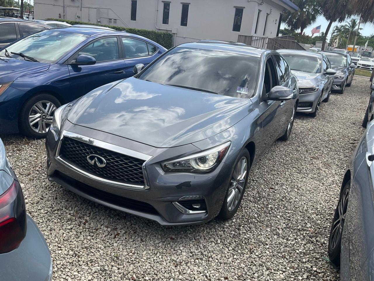 INFINITI Q50 LUXE