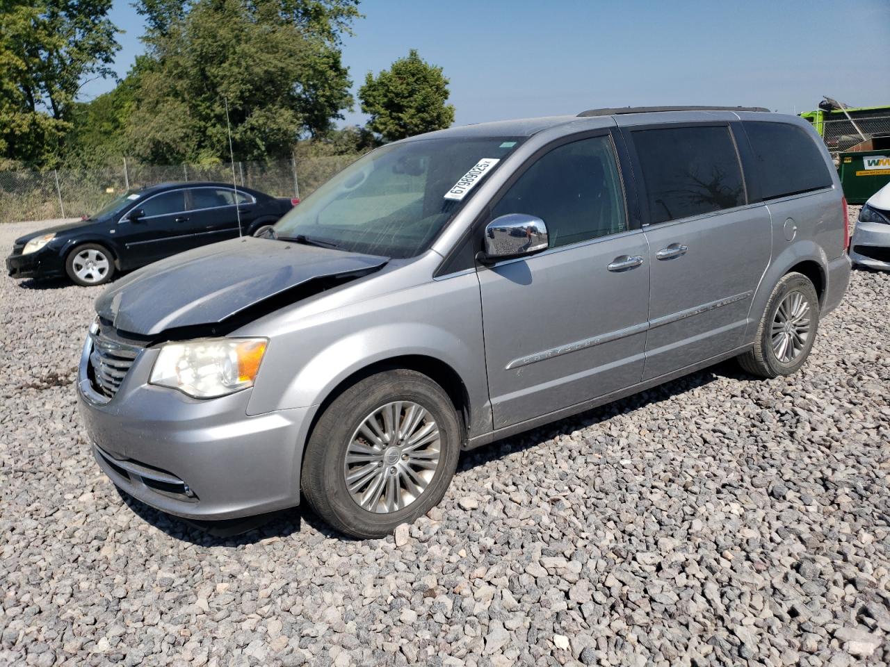 CHRYSLER TOWN & COUNTRY TOURING L